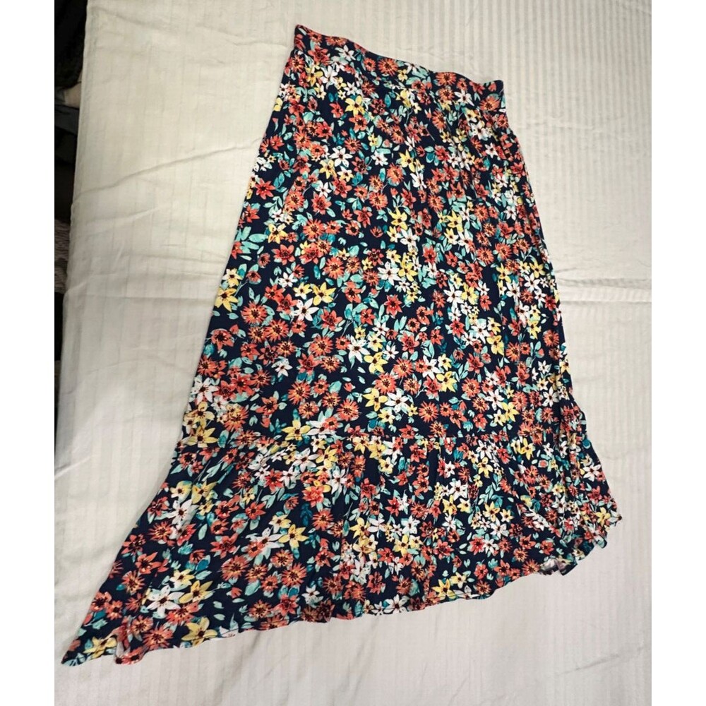 ST JOHNS BAY WOMENS PULL ON SKIRT SIZE M